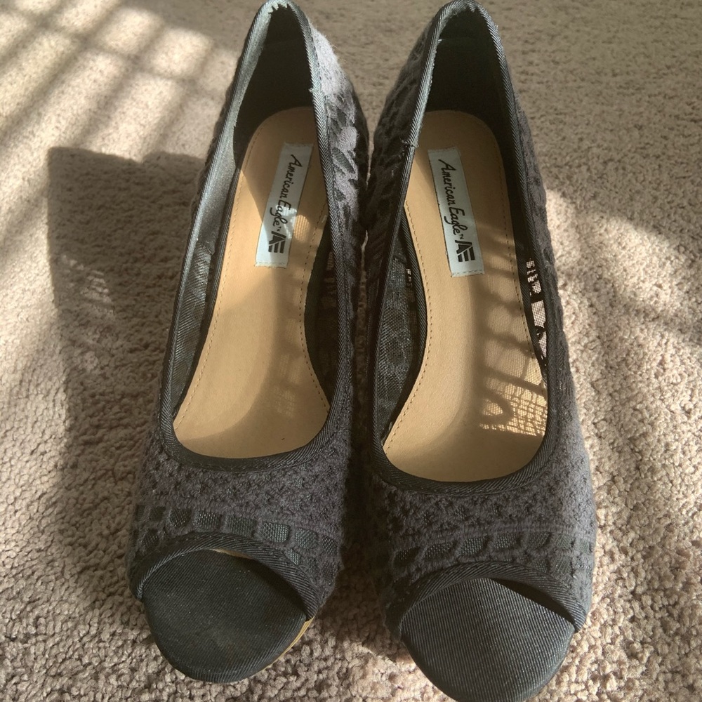 American Eagle Lace Wedges, 8.5